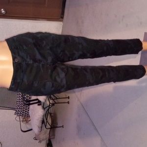 Calvin Klein Camo capris